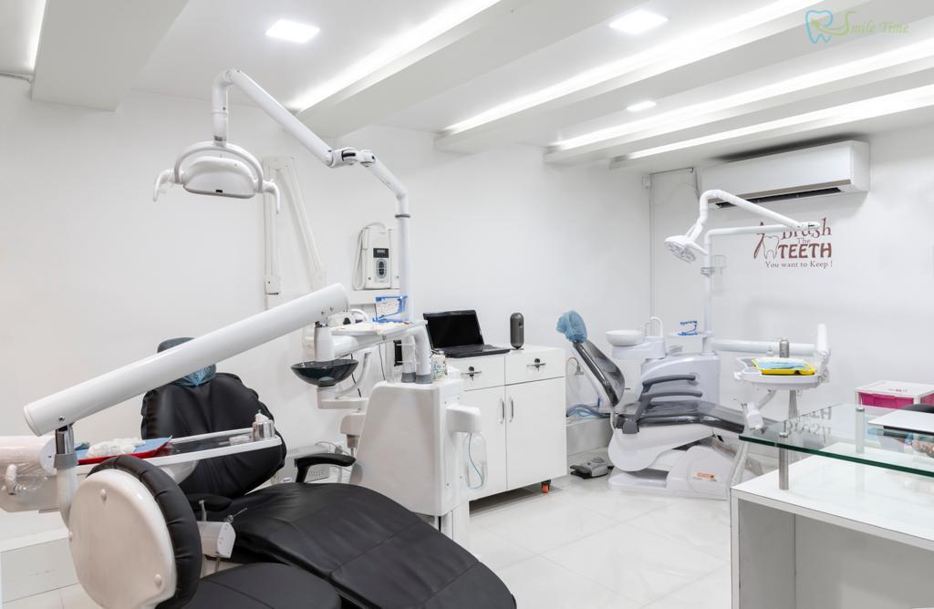 Kids dentist in Amanora park town